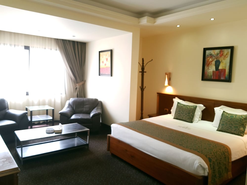 Presidential Suite, Mountain View photo 3