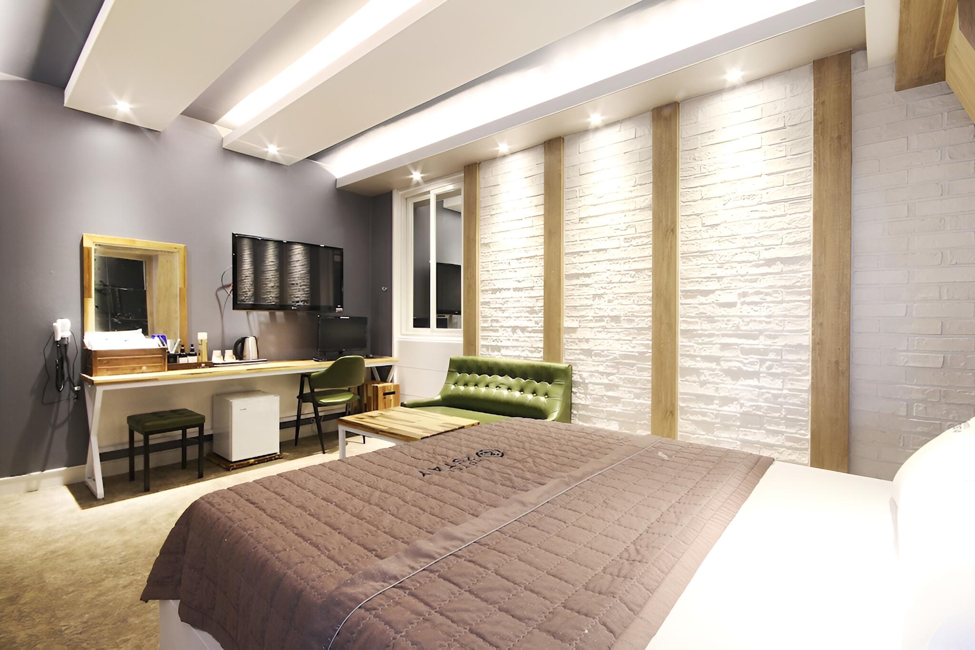 Room (Deluxe (PC/Bathtub)) - Photo 6