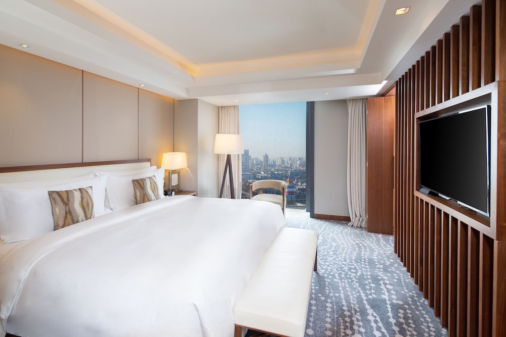 Club Suite, 1 Bedroom, Accessible, Club Lounge Access (Dining Area) - Photo 1