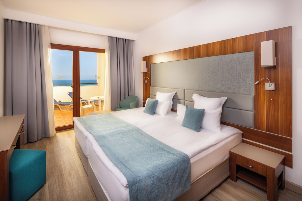 Family Room, Sea View (3 Adults + 1 Child)