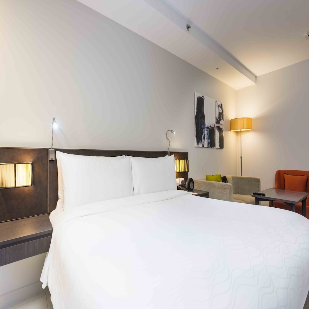 Studio Superior Room King Bed photo 2