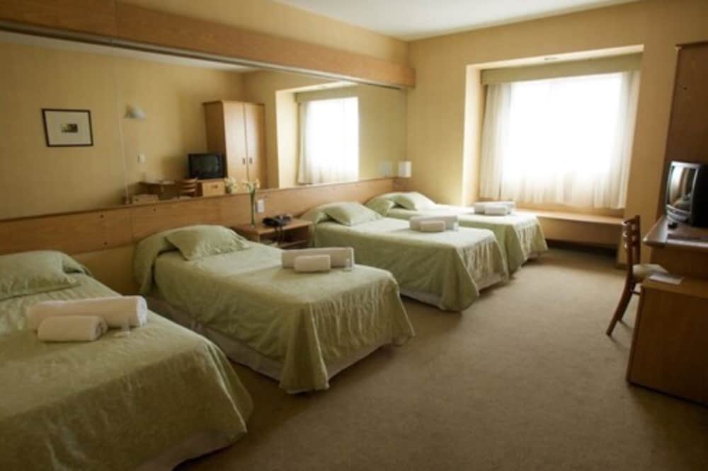 Standard Quadruple Room photo 2