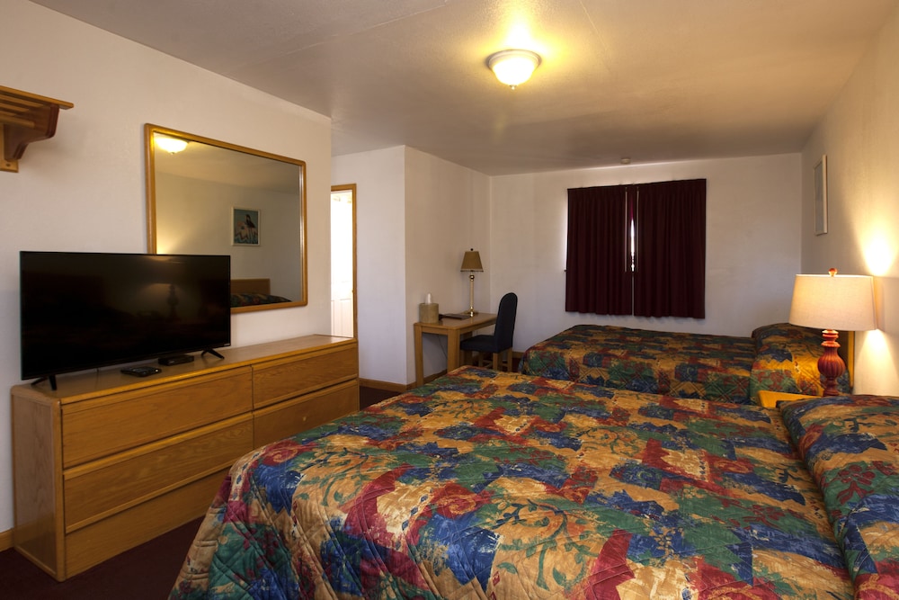 Deluxe Room, 2 Queen Beds, Kitchen photo 2