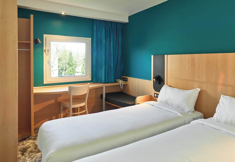 Twin Room - Photo 1