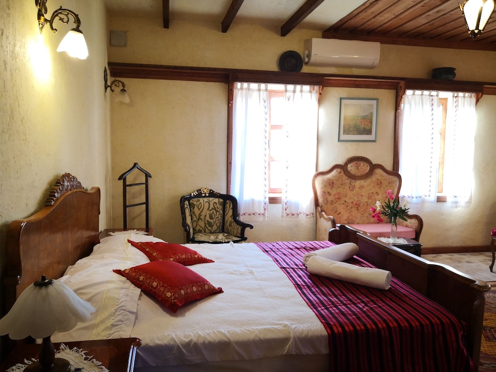 Sea View Mansion with Kitchen and Two Bedrooms photo 1