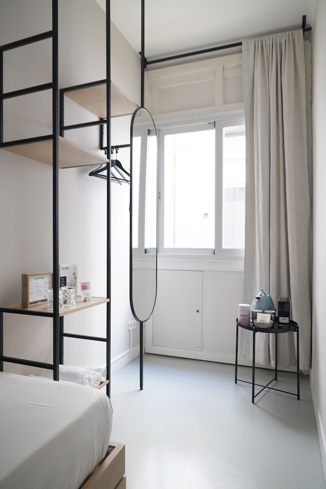 Small Room - Photo 27