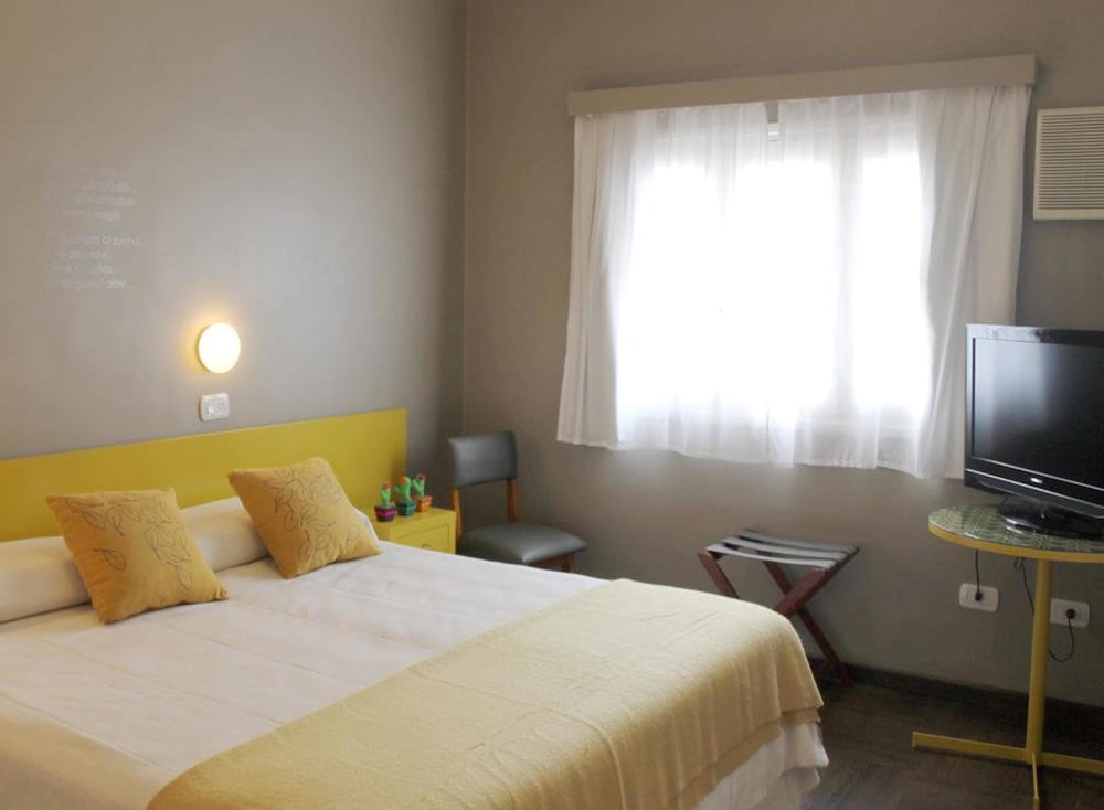 Standard Room, 1 Queen Bed photo 1