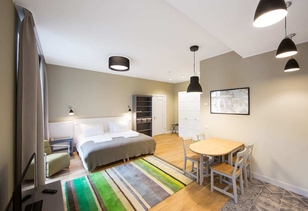 Two Bedroom Apartment with Balcony photo 1