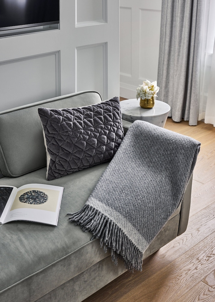 Rosewood Suite