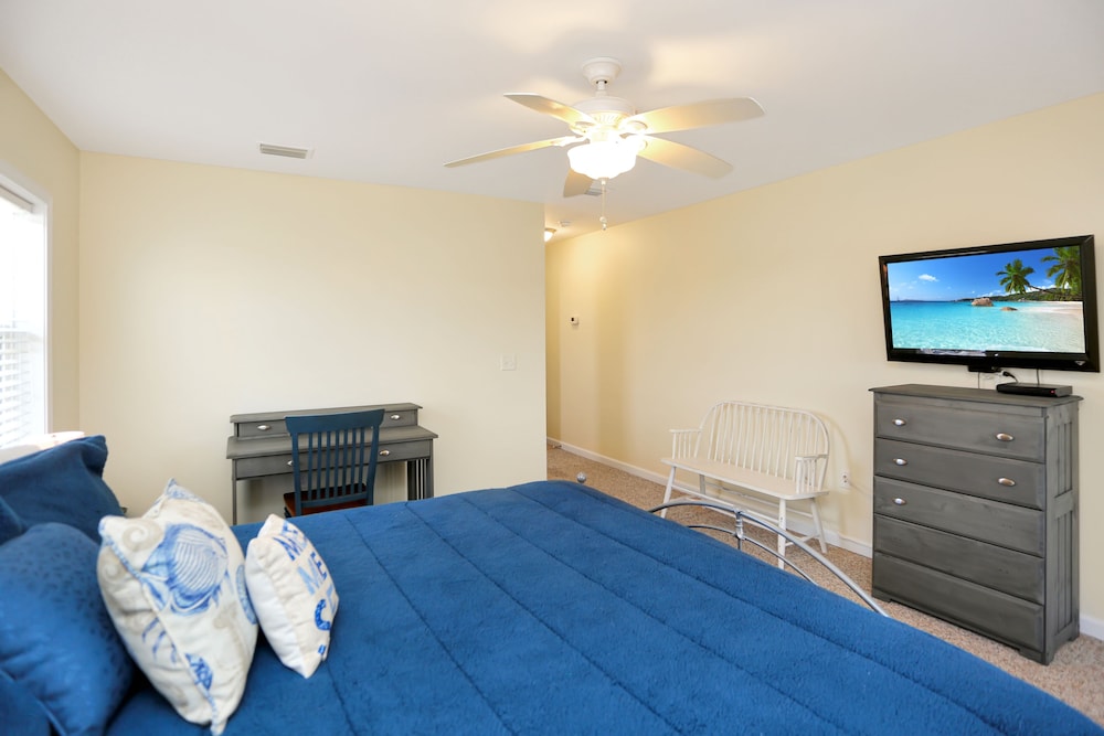 House, Multiple Beds (Barrier Dunes 108 C Moon) photo 1