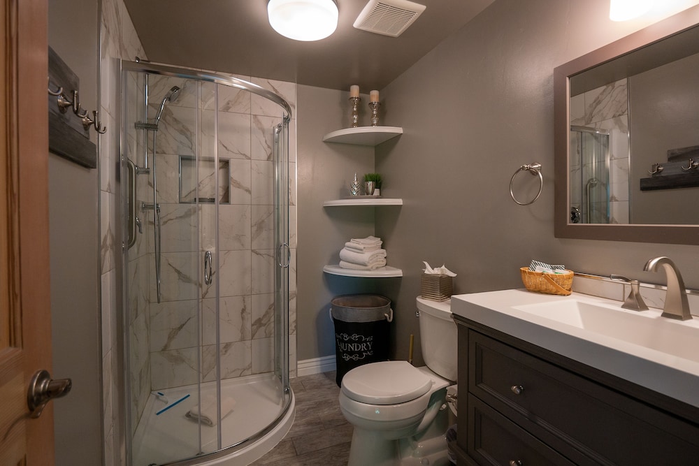 Superior Cottage, Ensuite, Mountain View (Prairie Spy) photo 2