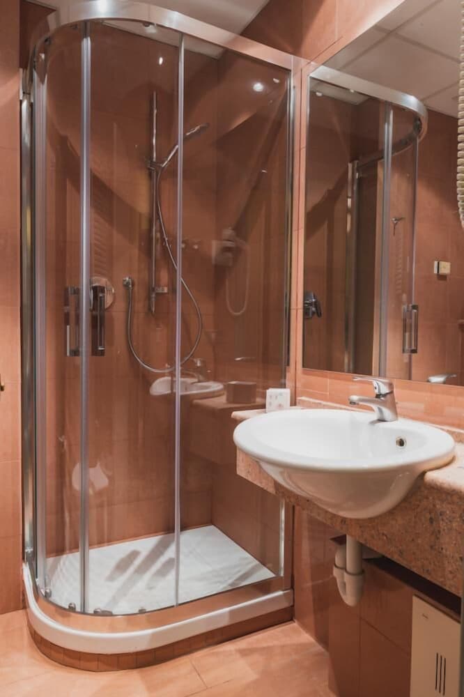 Comfort Double or Twin Room, 2 Bathrooms photo 3