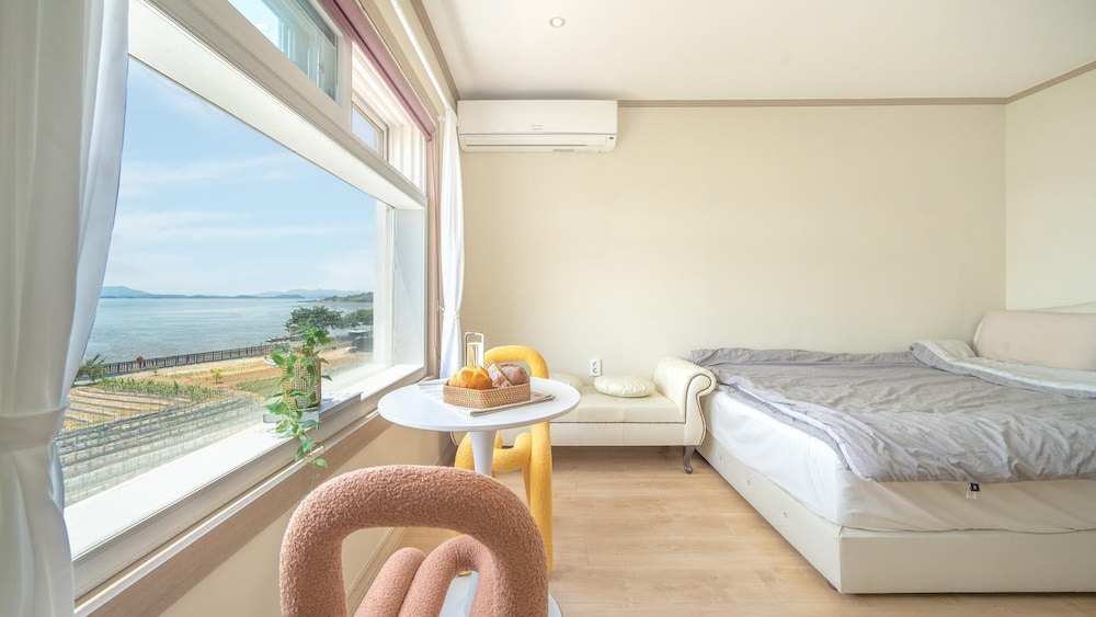 Basic Room, 1 Bedroom (Room 301) photo 2