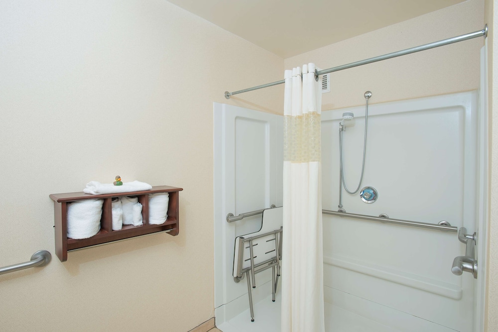 Room, 1 King Bed, Accessible - Photo 6