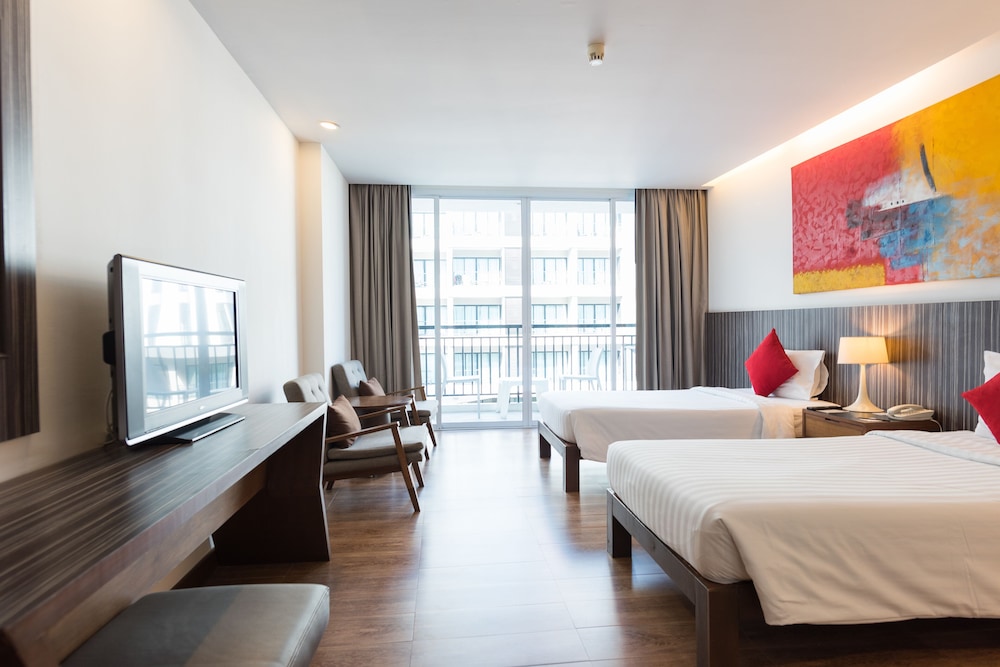 Deluxe Room, 2 Twin Beds, City View - Photo 4