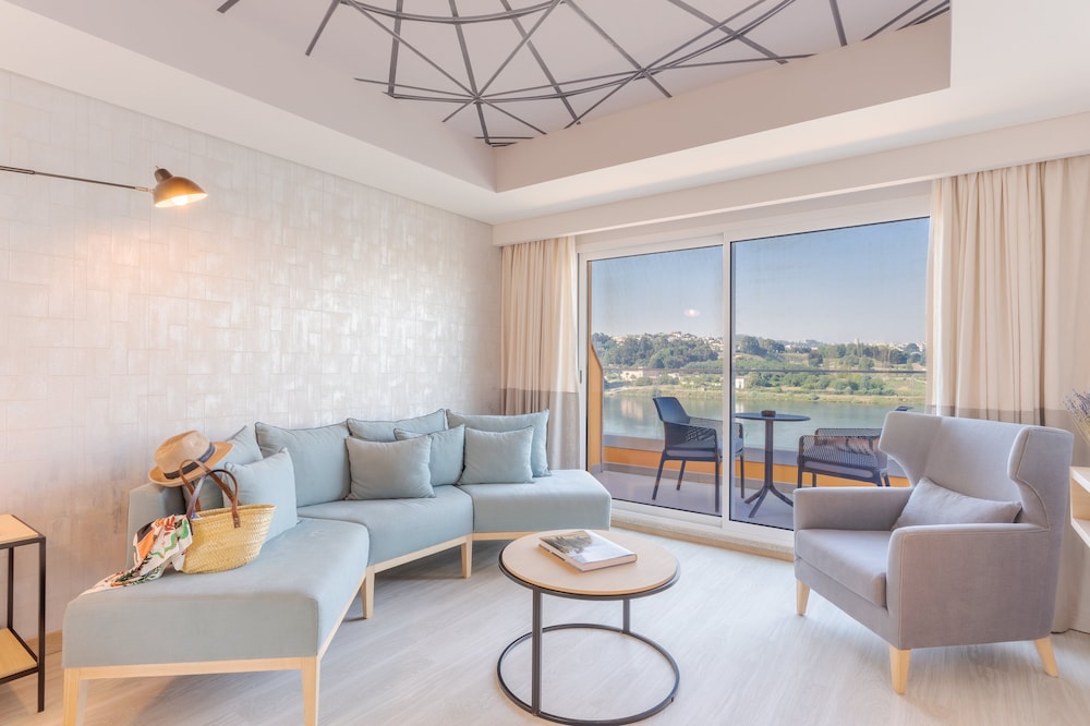 Junior Suite, River View - Photo 5