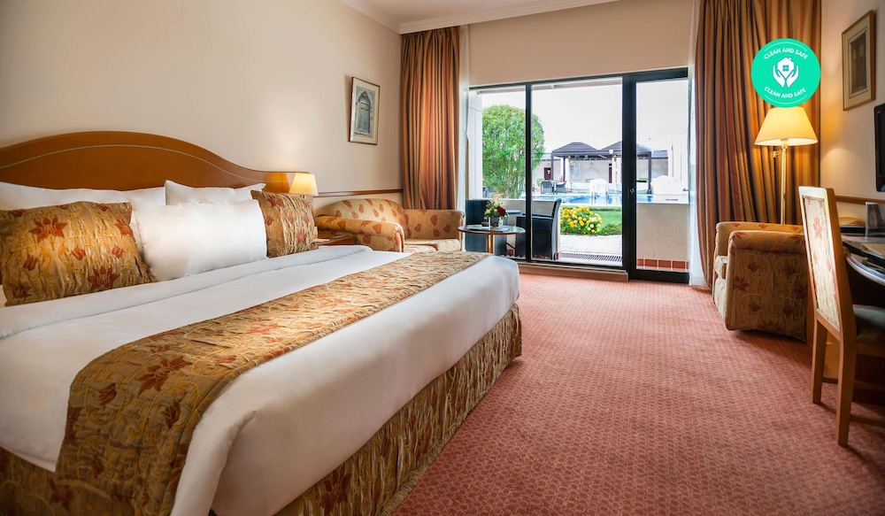 Standard Room, Multiple Beds, Pool View - Photo 9