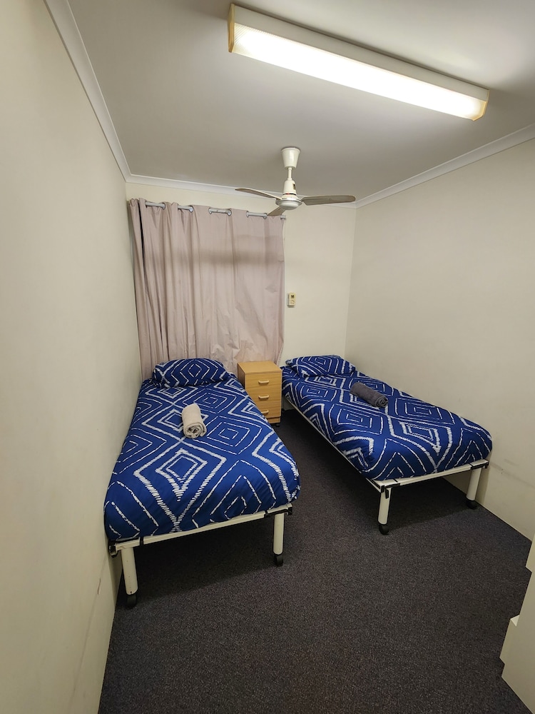 Two Bedroom Apartment Queen and Twin - Photo 4