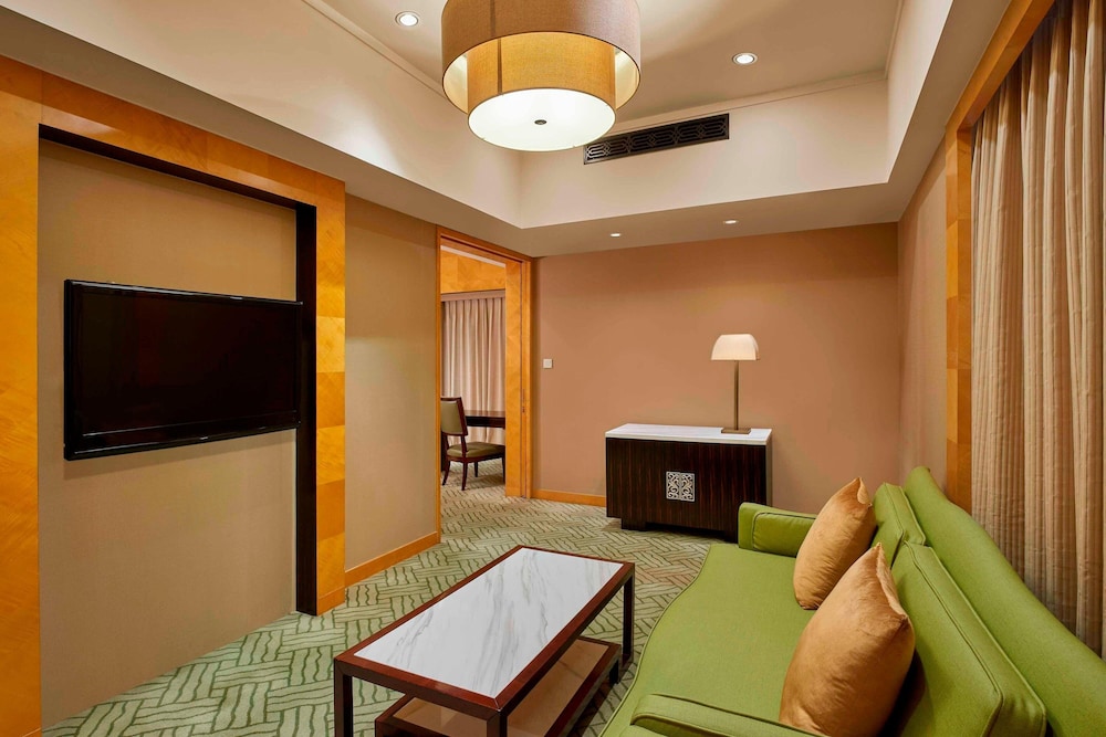 Club Suite, 1 Bedroom, City View