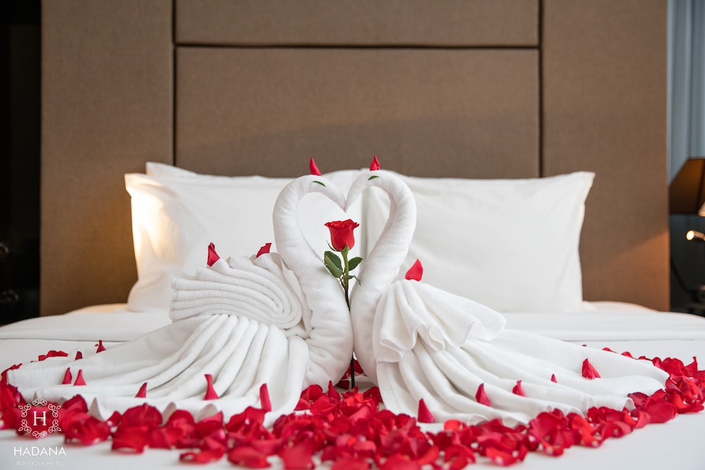 Deluxe Double Room, 1 King Bed, Bathtub, City View photo 2