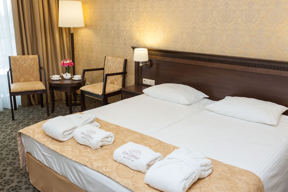 Standard Double or Twin Room photo 1