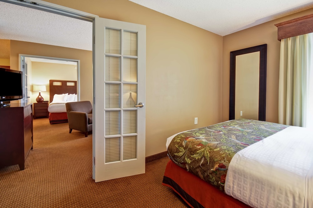 Suite, 2 Bedrooms, Accessible, Non Smoking - Photo 1