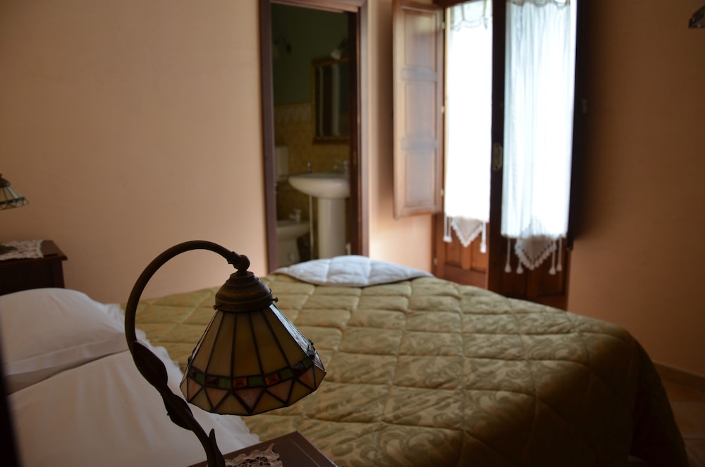 Classic Double Room (Salmone) photo 1