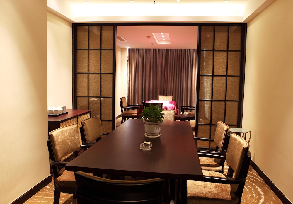 Presidential Suite photo 2