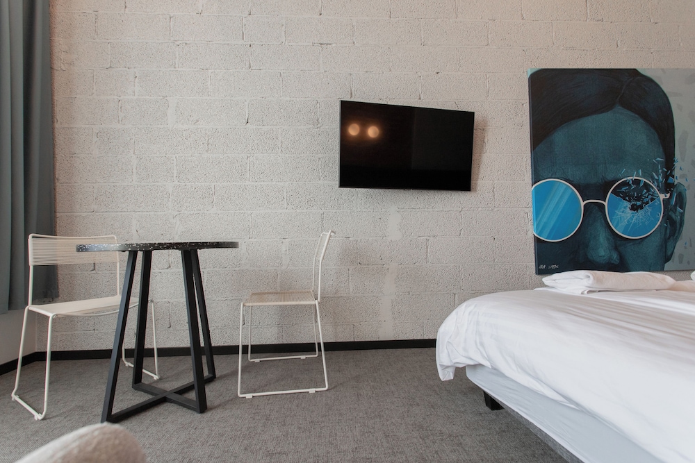 Exclusive Apartment, City View - Photo 9
