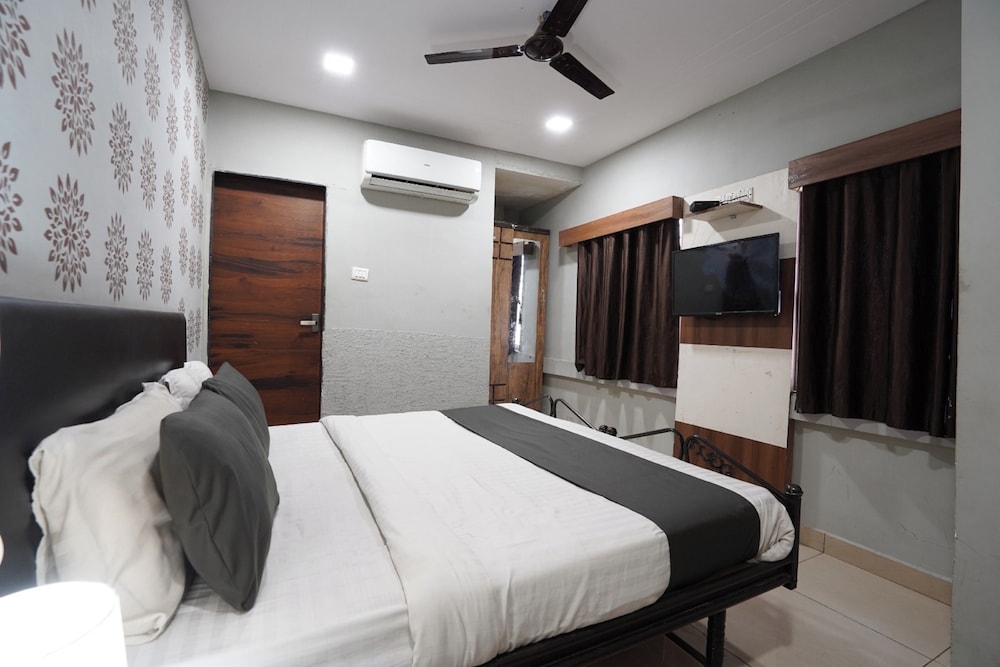 Deluxe Double Room, City View