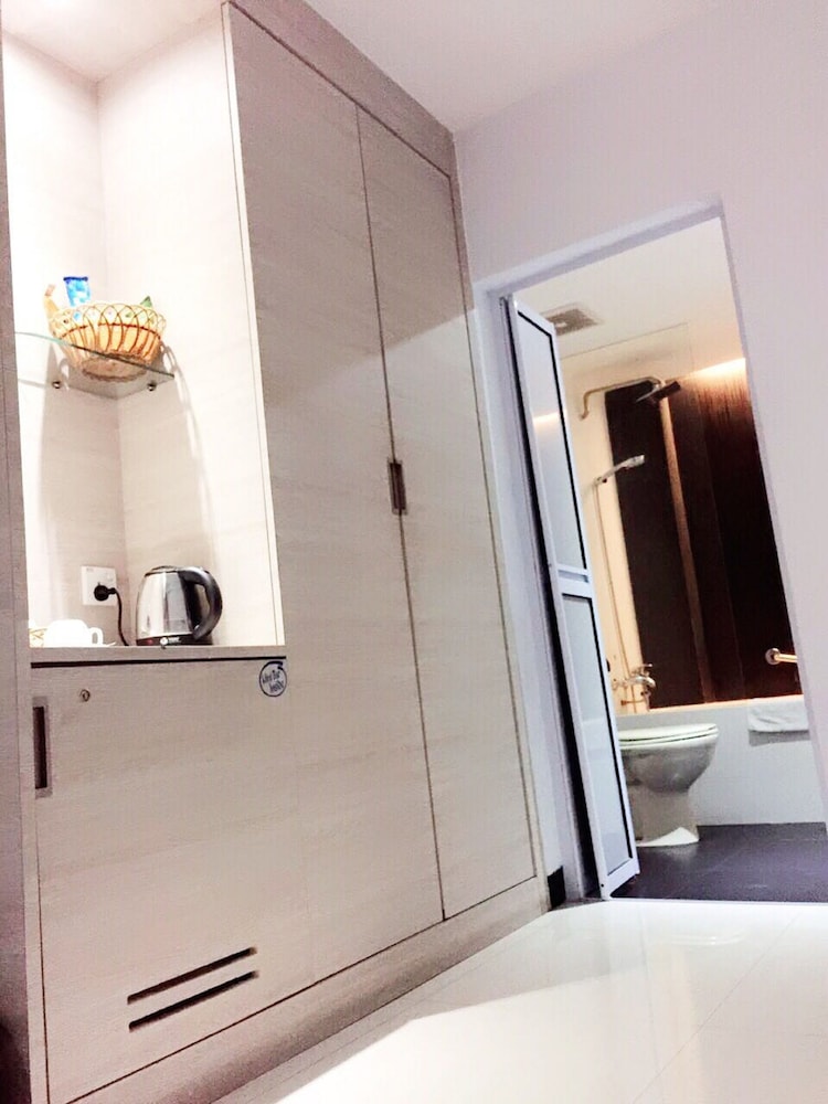 Deluxe Room - Photo 5
