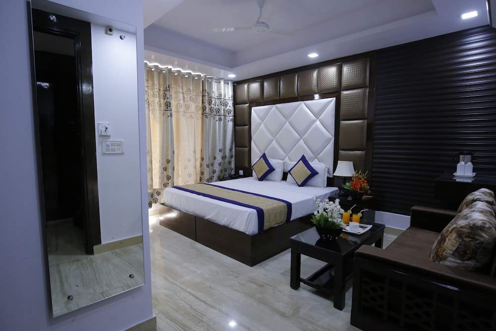 Deluxe Room, 1 King Bed - Photo 5