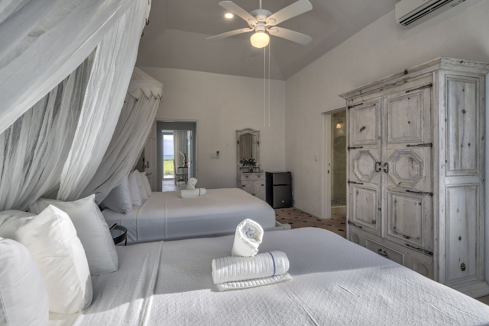 Room, 2 Queen Beds, Garden View photo 2