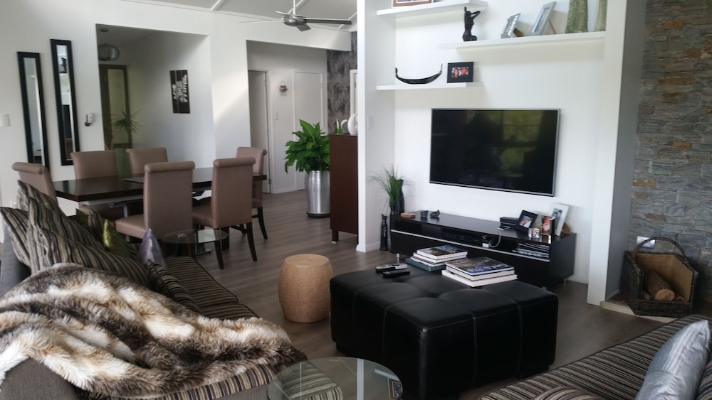 Family House, 3 Bedrooms (The Beach House)