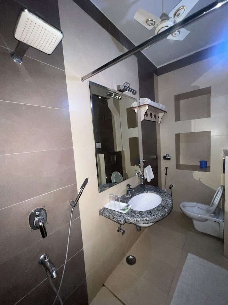 King Suites with Balcony & Fort View photo 2