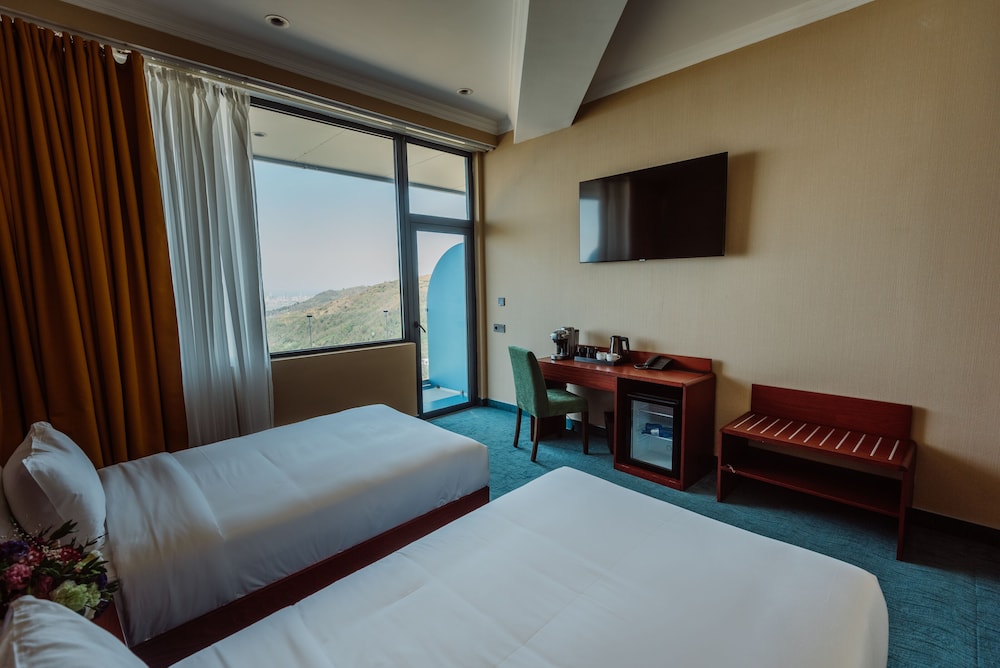 Standard Twin Room - Photo 1