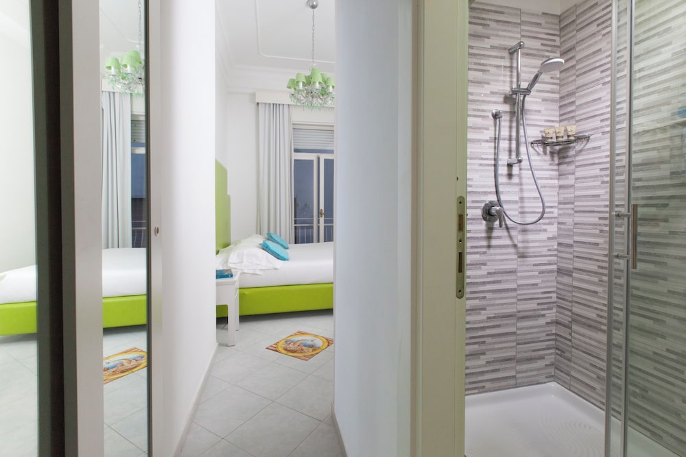 Standard-Doppelzimmer, Partial Meerblick