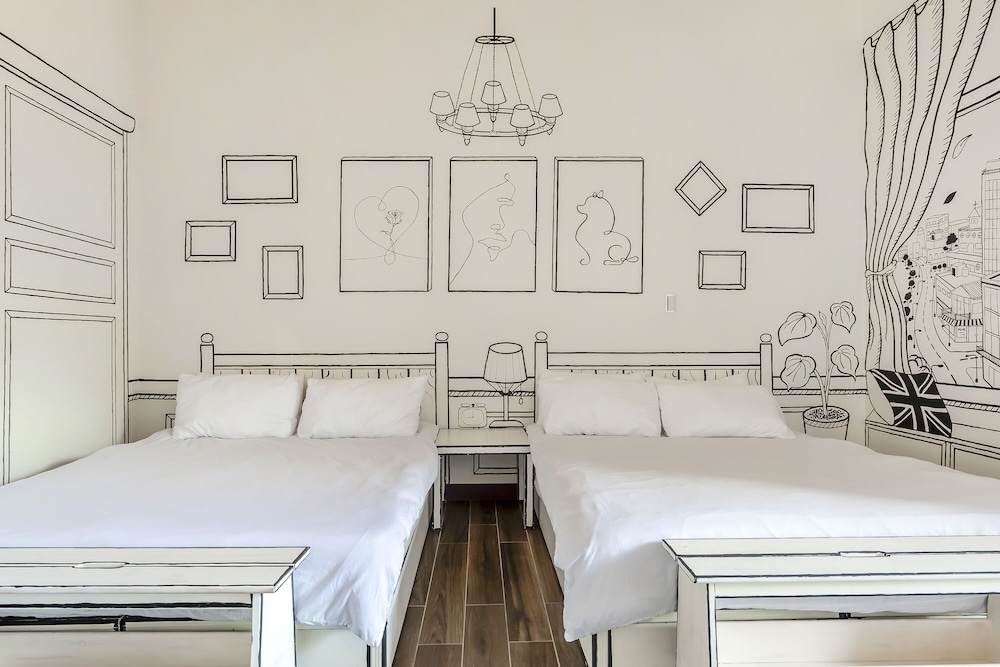Deluxe Quadruple Room - Photo 6