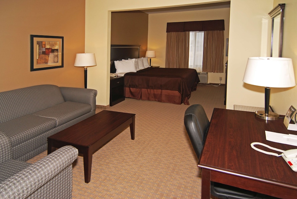 Suite, 1 King Bed, Accessible, Bathtub