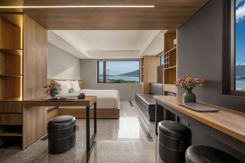 Presidential Double Room, City View