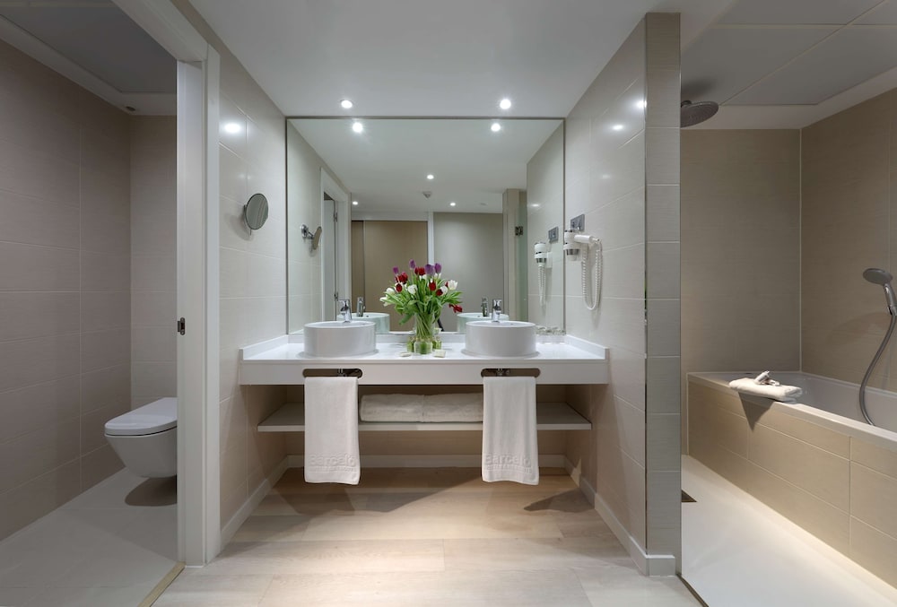 Suite - Photo 6