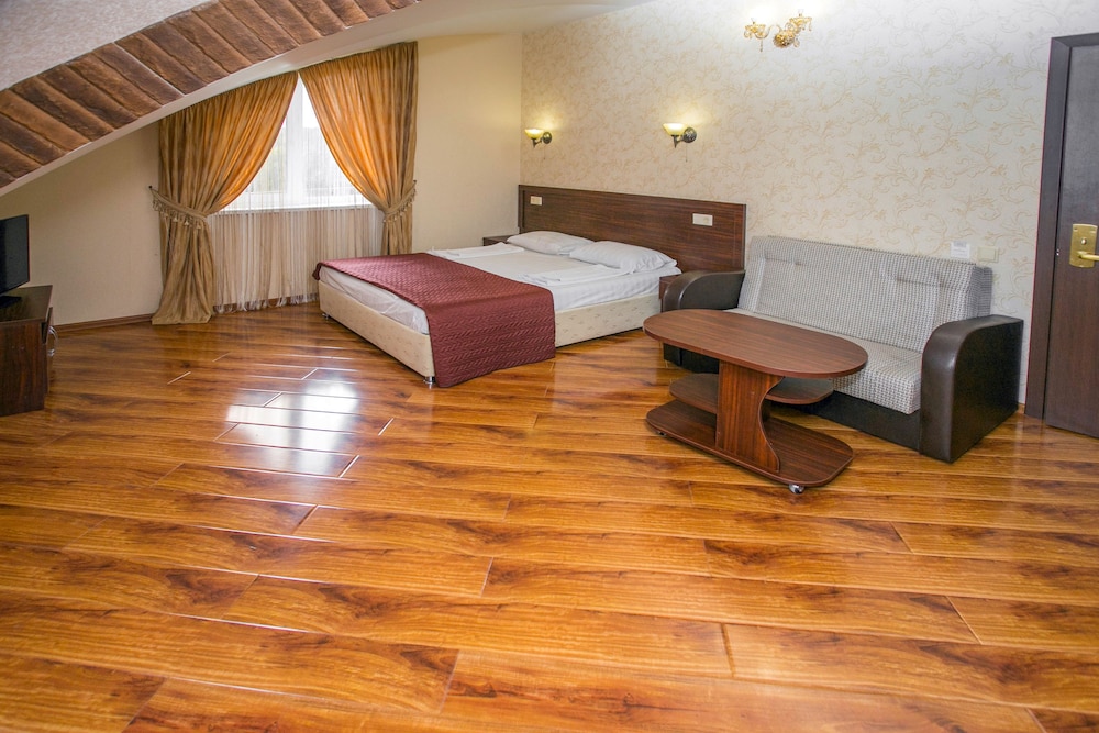 Family Room, Terrace photo 3