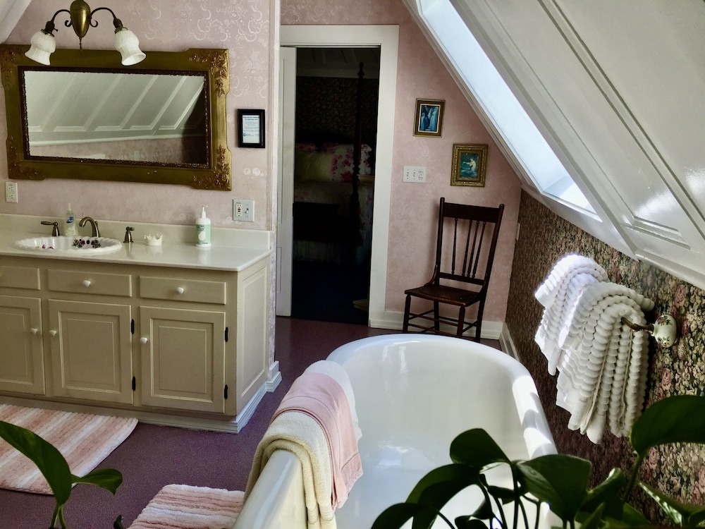 Premium Double Room, Ensuite (Shaw Suite) photo 3