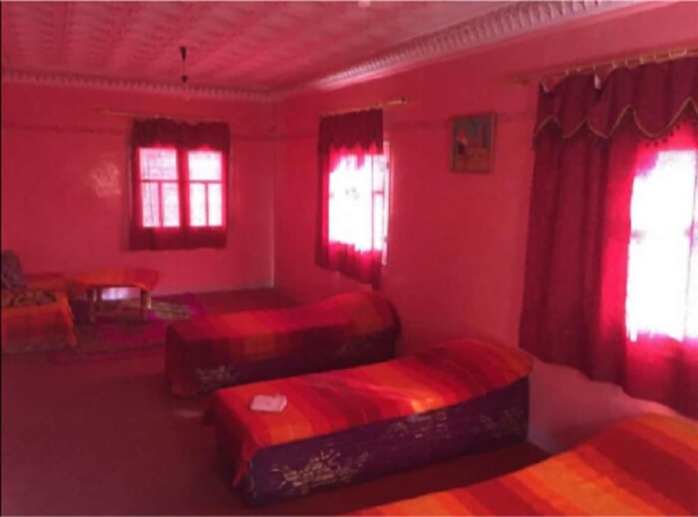 Shared Dormitory, Multiple Beds, Shared Bathroom photo 2