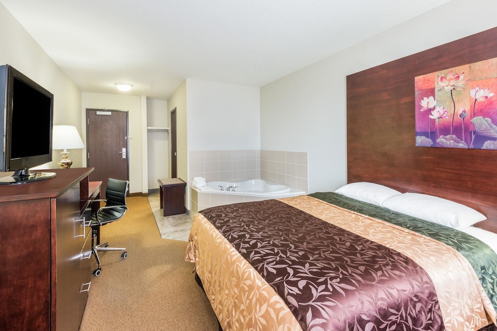 Studio Suite, 1 Queen Bed, Non Smoking - Photo 3
