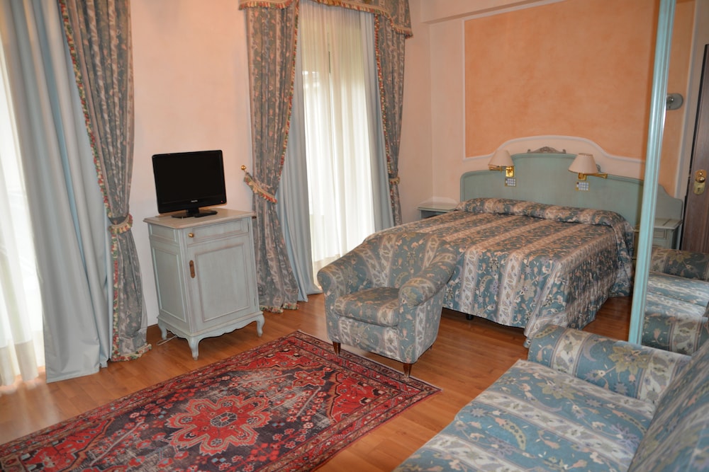 STANDARD double room, on the back without view - Photo 3