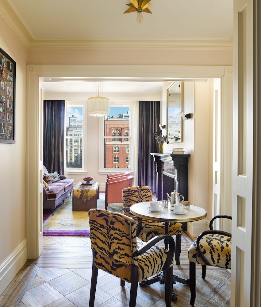 Suite (Chelsea)