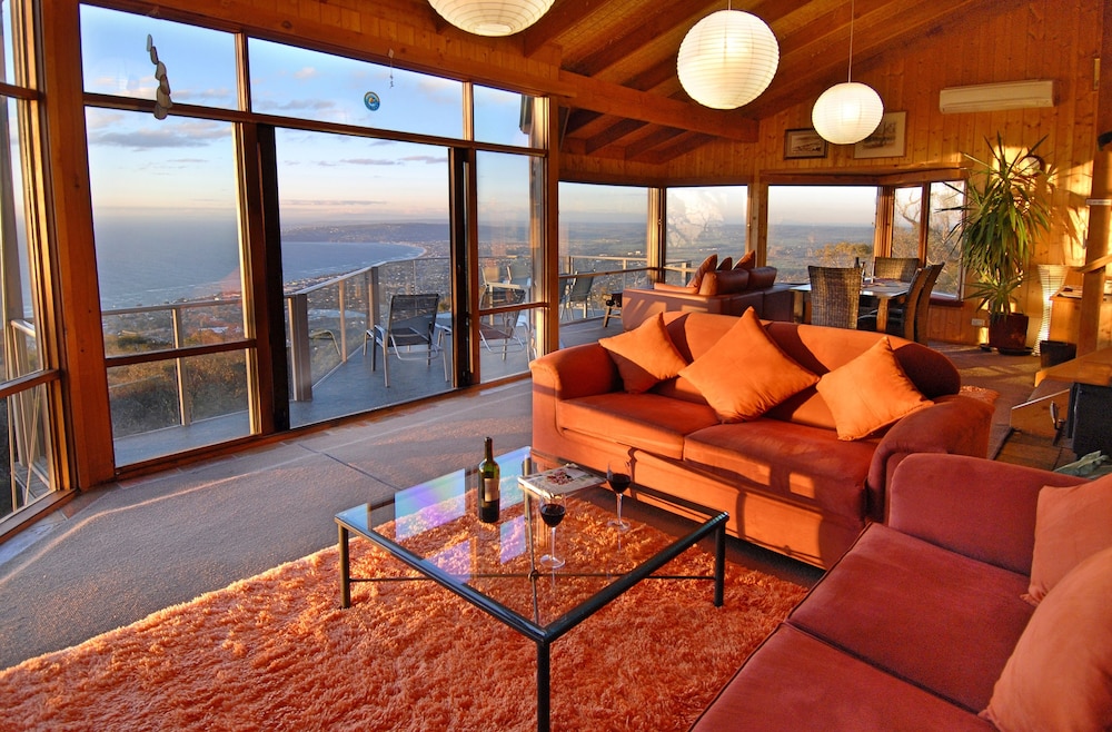 Panoramic Penthouse, 1 King Bed, Bay View photo 1