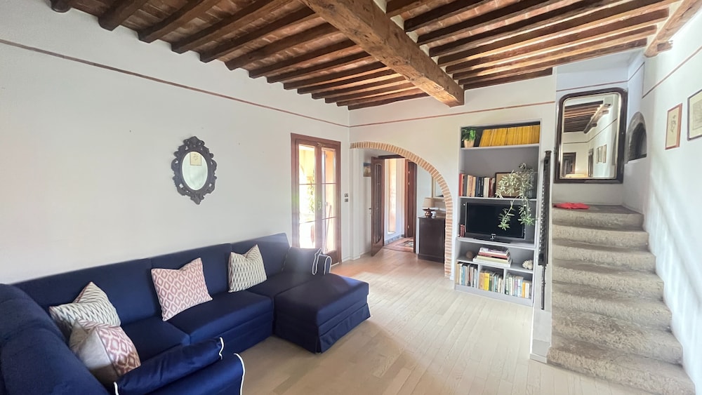 Villa photo 3