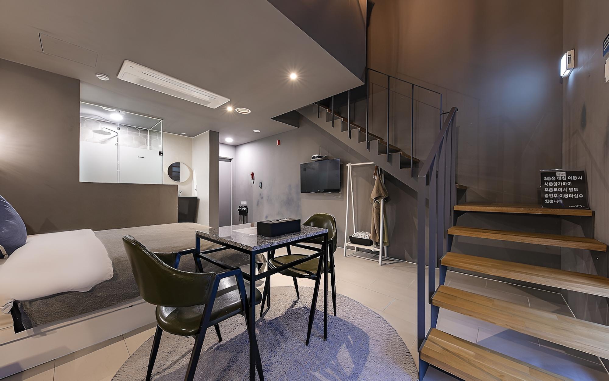 Room (Royal Suite (Duplex 4 People)) - Photo 7